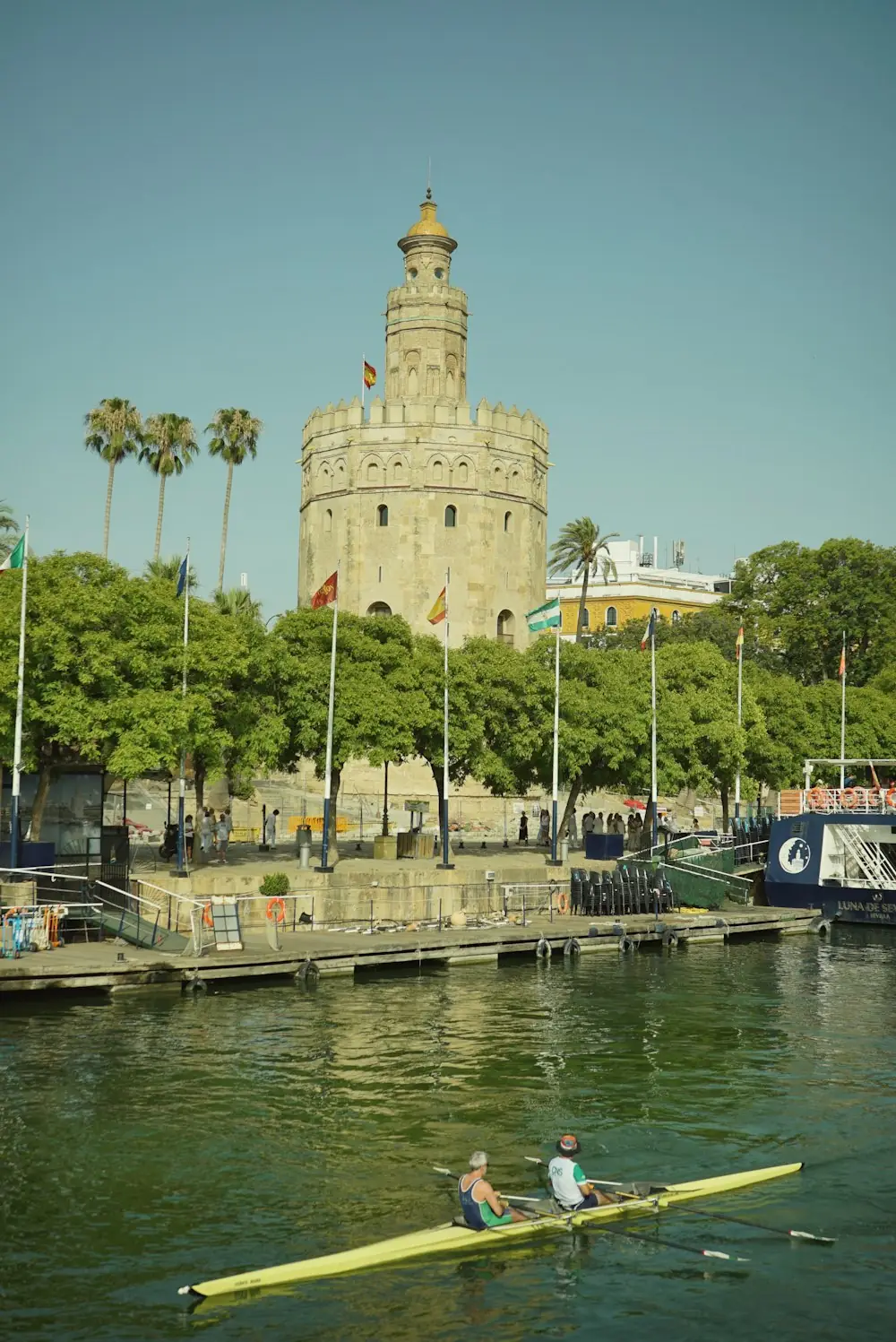 Torre del Oro aan de rivier