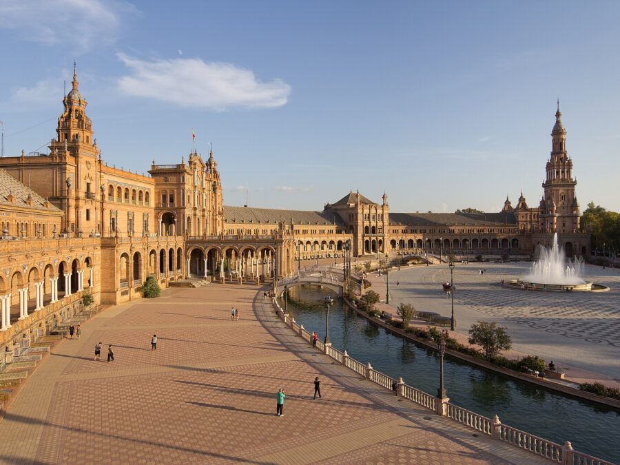Plaza de España in Sevilla: geschiedenis, tips en wat je niet mag missen